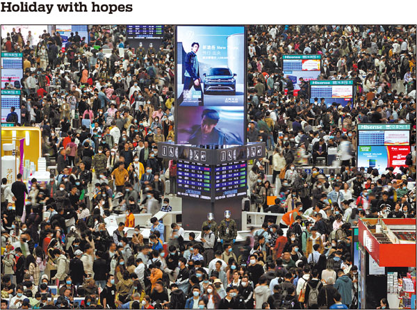 Passengers wait to board trains at Shanghai Hongqiao Railway Station on Friday ahead of the five-day Labor Day holiday, which starts on Saturday. It is hoped that the holiday can help stimulate consumption growth and promote tourism. ALY SONG/REUTERS